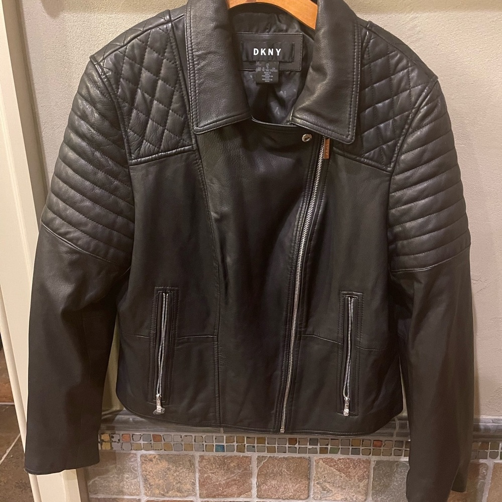 Dkny biker, Black-leather jacket
